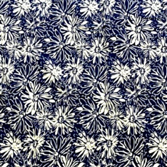 CRATE and BARREL Blue White Daphne Floral Square Cotton Napkins 21 x21 inches - Picture 2 of 8